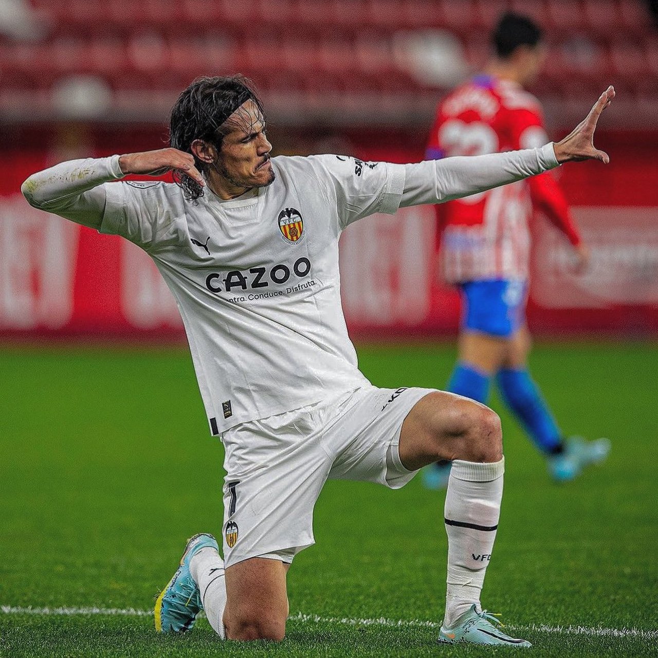 kaiyun-包含国王杯关键时刻走向成谜，瓦伦西亚篮板制胜，引发热议，训练强度明显提升的词条